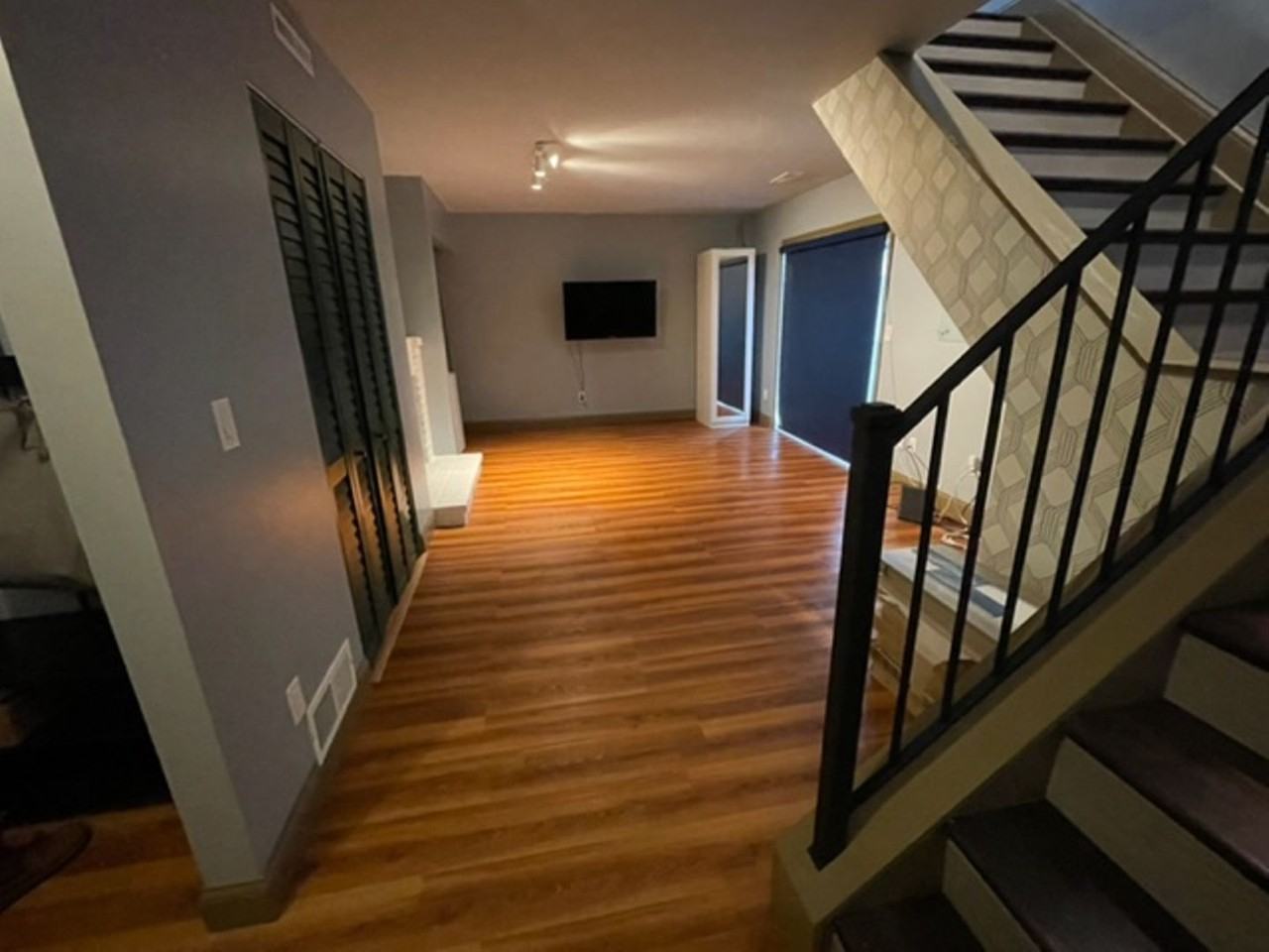 8559 Maplebrook Pkwy N - Photo 3 of 14