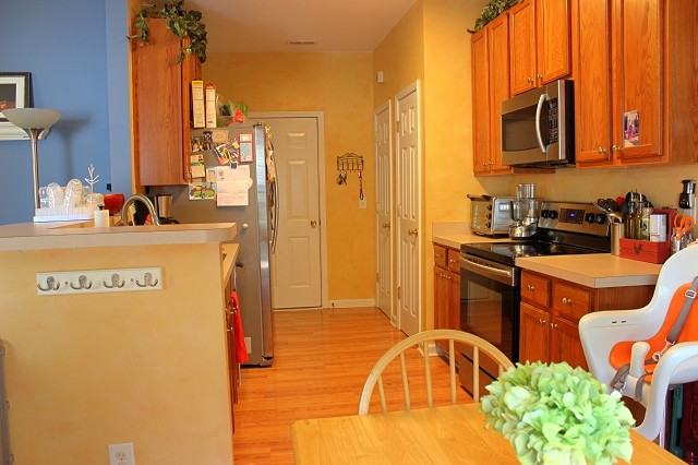 1008 Goldmist Ln - Photo 4 of 12