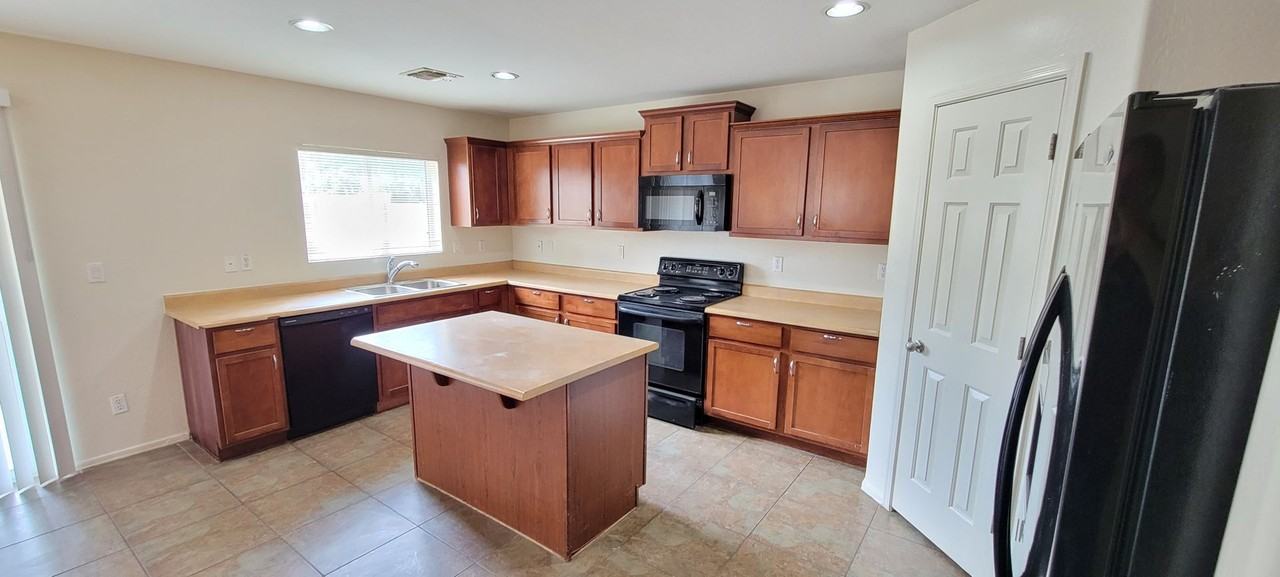 4683 E Sierrita Rd - Photo 2 of 17