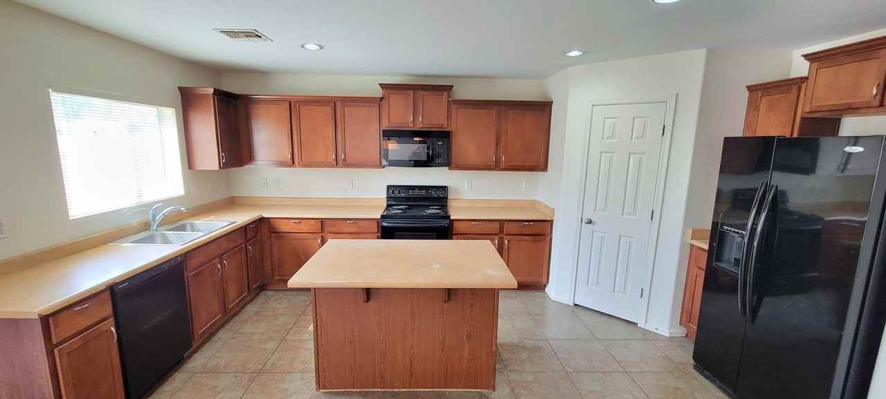 4683 E Sierrita Rd - Photo 3 of 17
