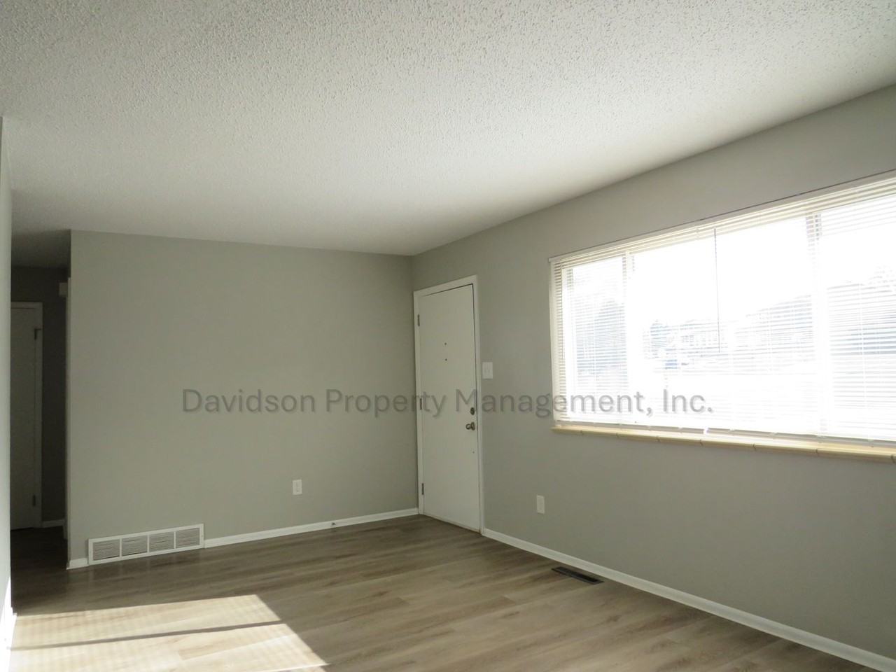 2008 King Ct - Photo 3 of 17