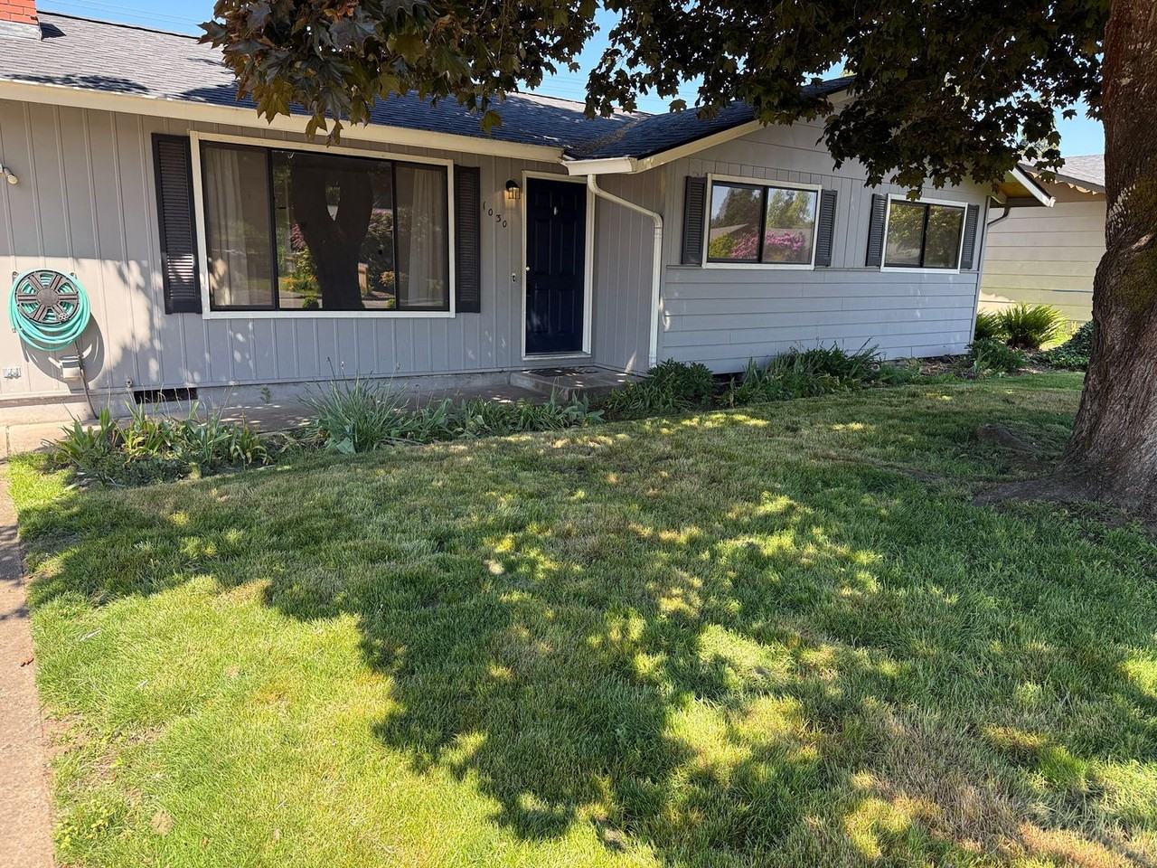 1030 Dondea St - Photo 2 of 40
