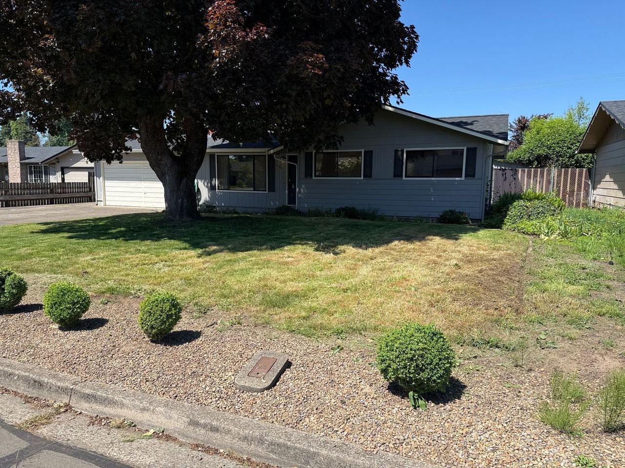 1030 Dondea St - Photo 3 of 40