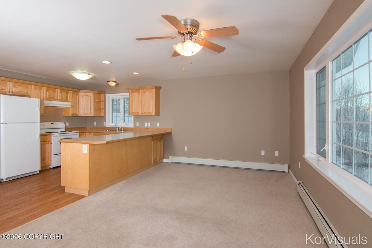 8092 W Donna Marie Ln #4 - Photo 2 of 17