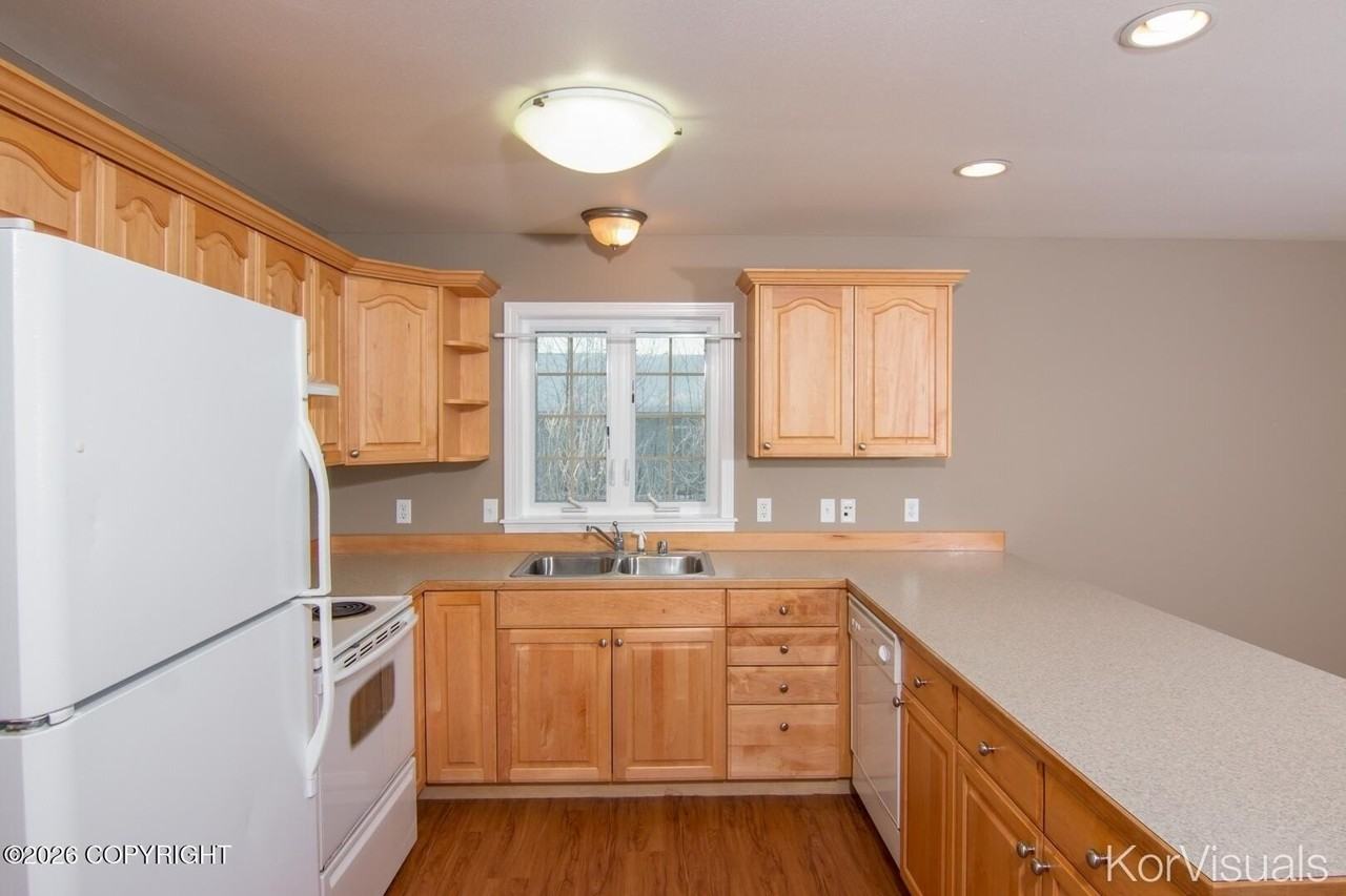 8092 W Donna Marie Ln #4 - Photo 6 of 17
