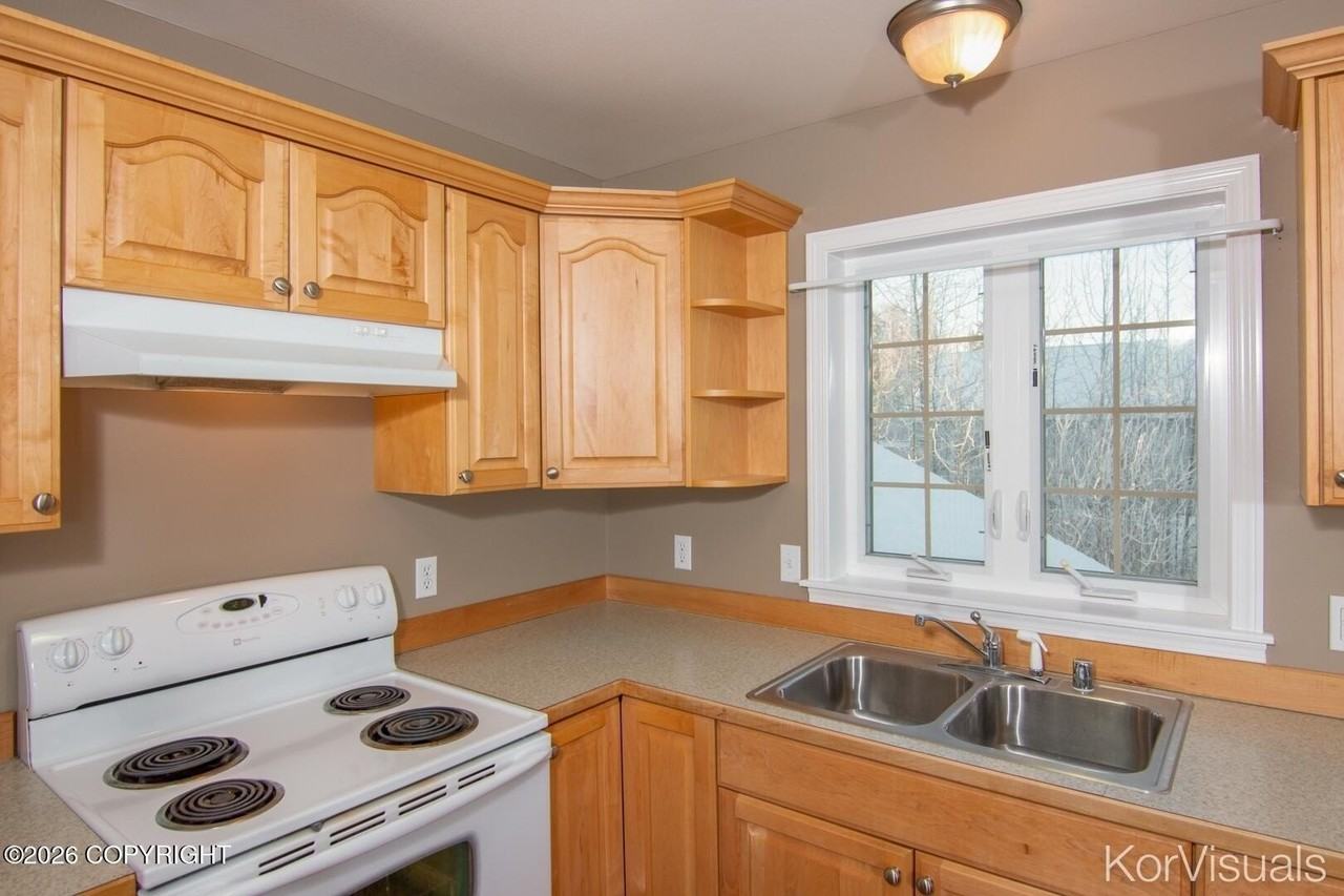 8092 W Donna Marie Ln #4 - Photo 7 of 17