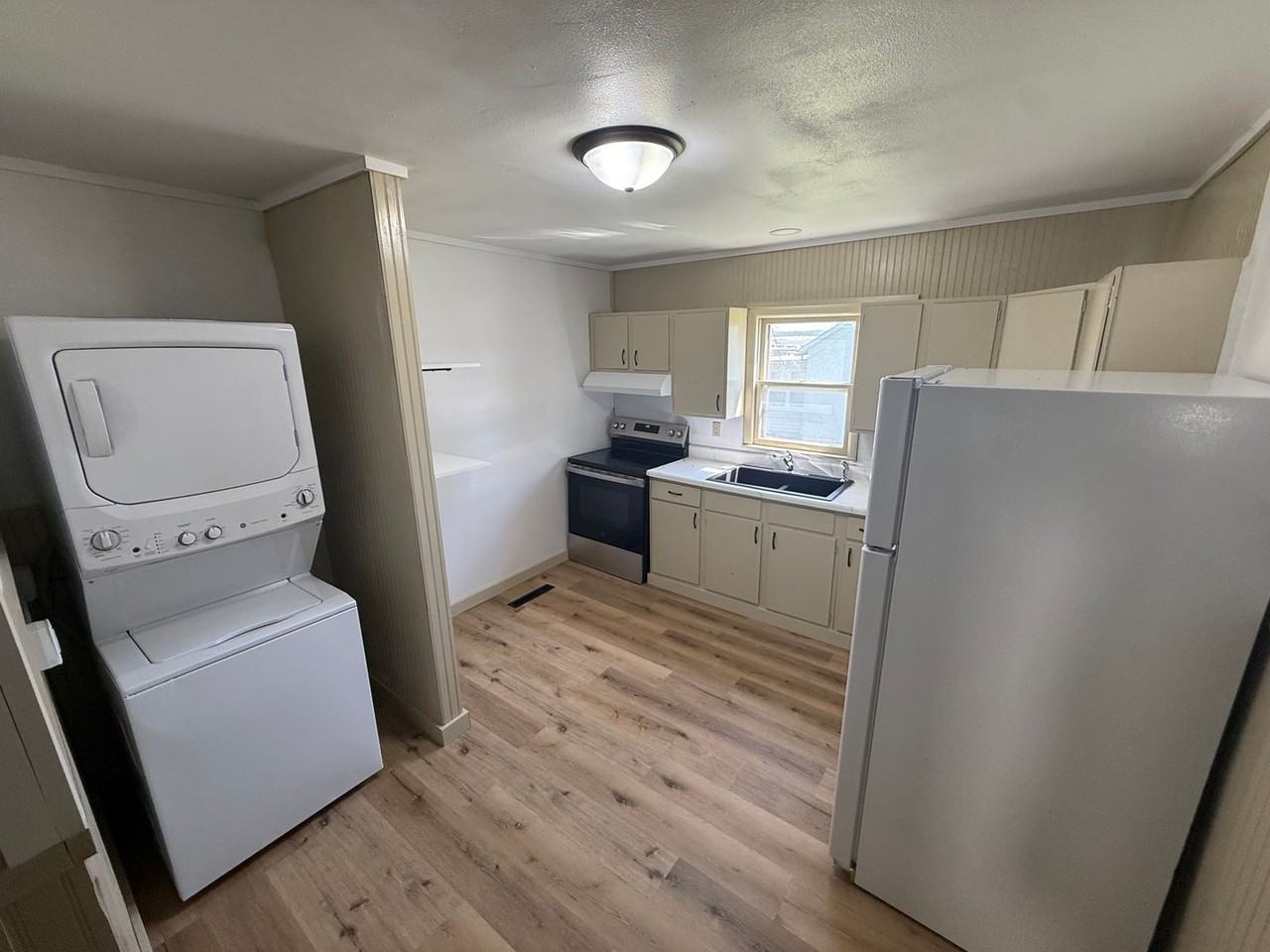 603 E Linn St - Photo 6 of 7