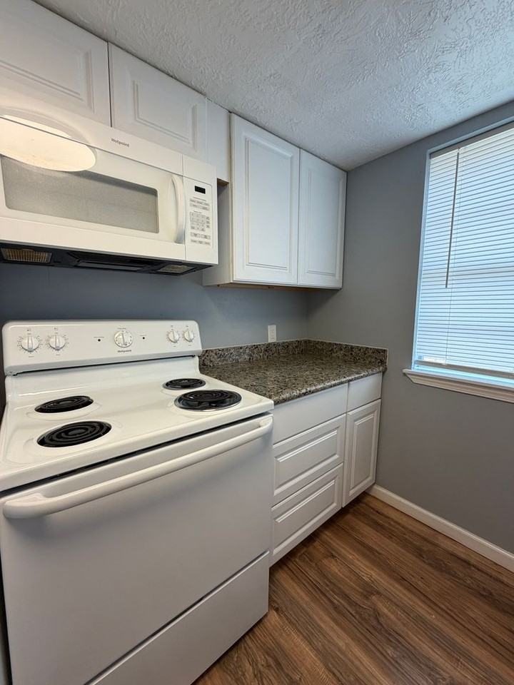 2513 Oak Park Blvd - Photo 6 of 24