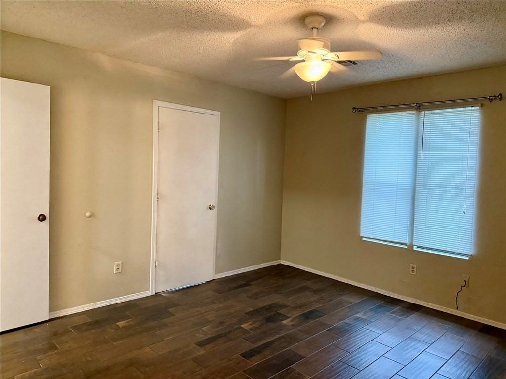 930 Century Dr - Photo 7 of 27