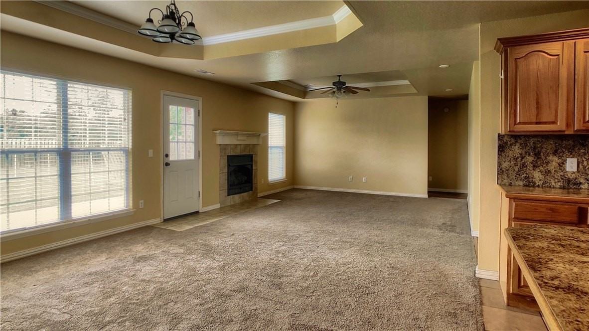 2375 Stonecrest Dr - Photo 6 of 11
