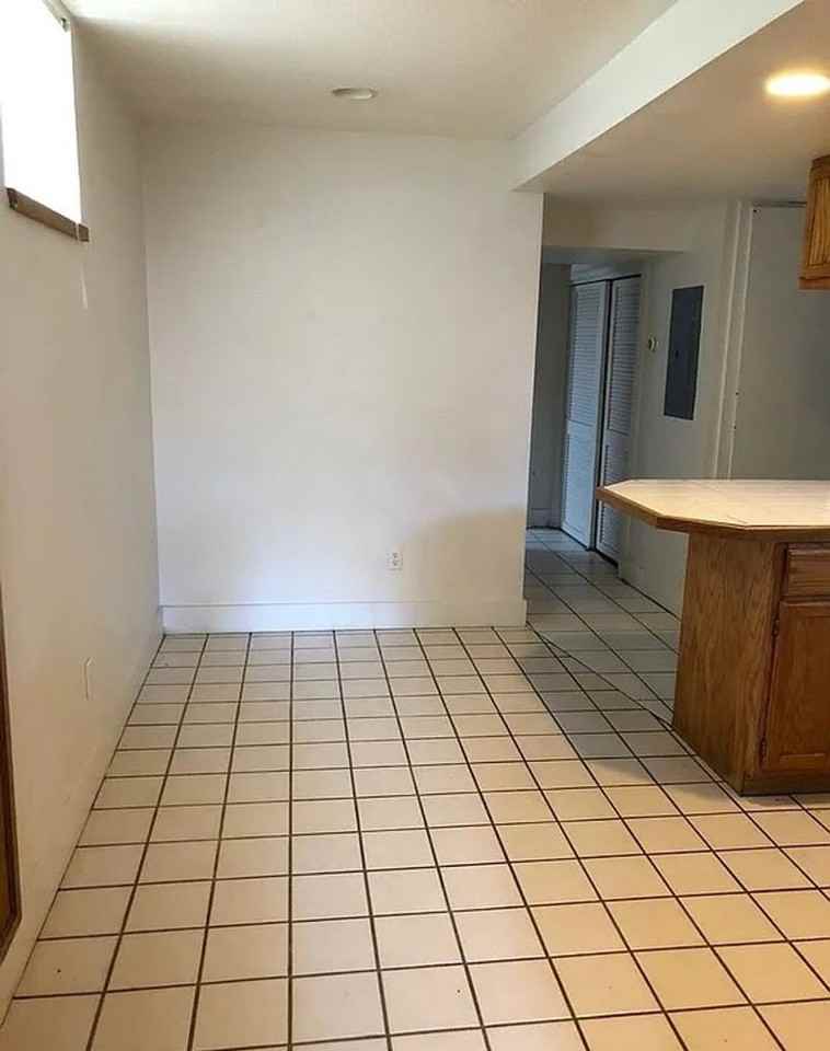 325 E Mulberry St - Photo 4 of 11