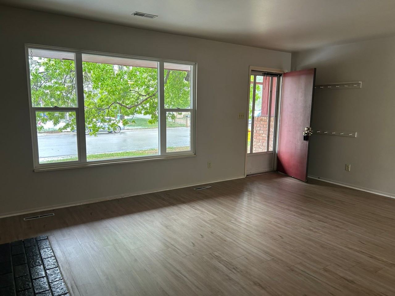 1125 Ponderosa Dr - Photo 3 of 14