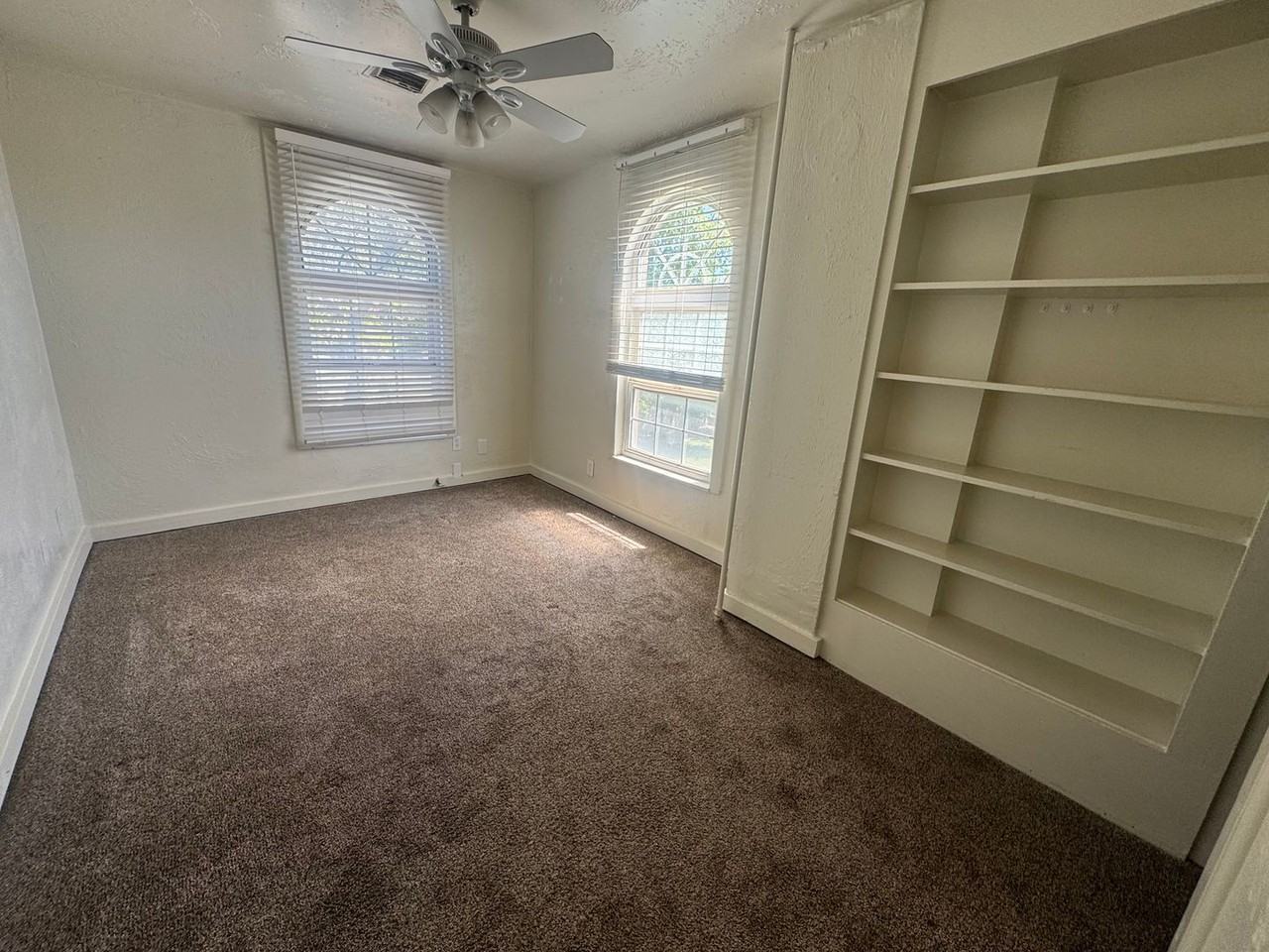 128 E Vidas Ave #B - Photo 3 of 10