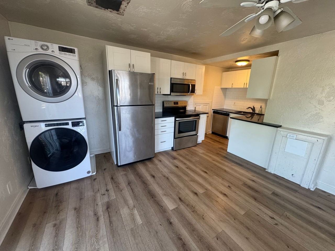 128 E Vidas Ave #B - Photo 7 of 10
