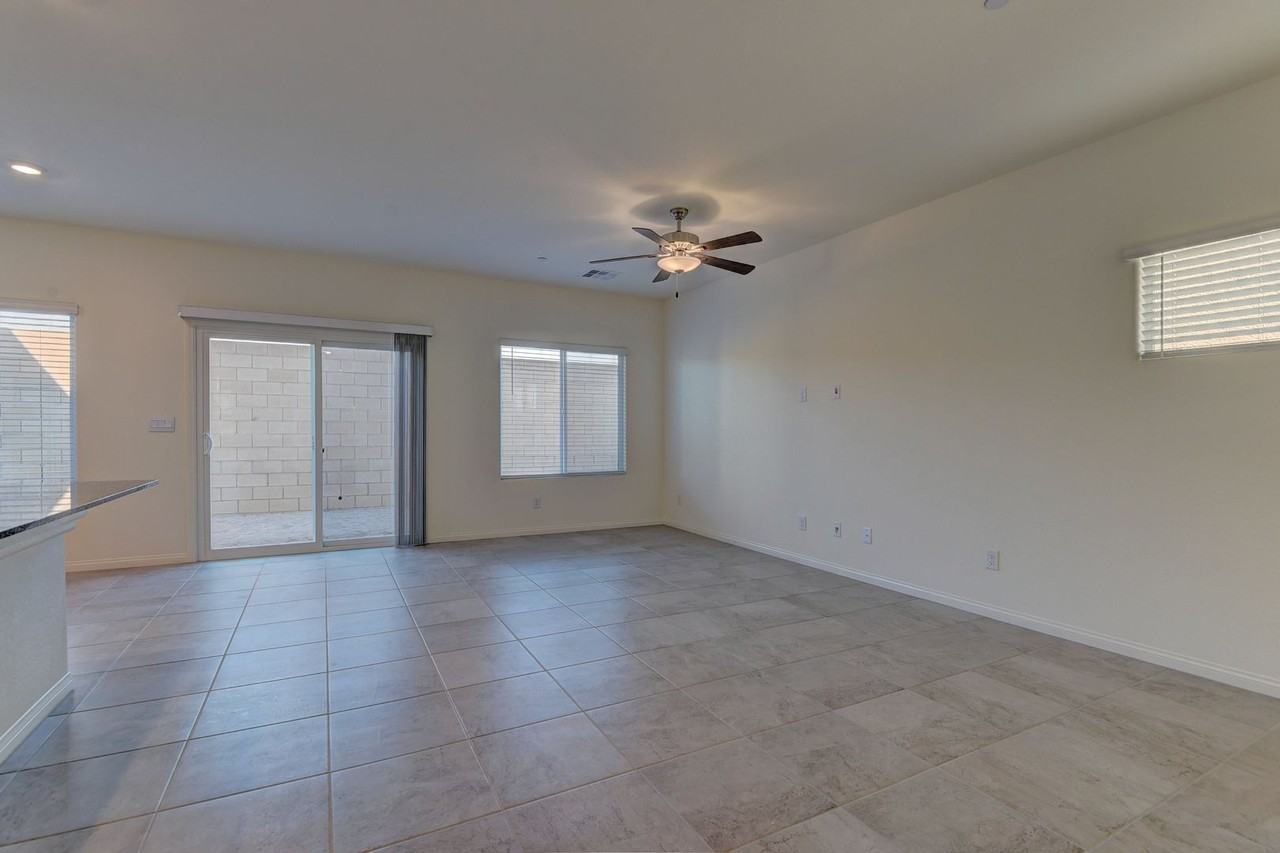 1083 Gentle Swan St - Photo 6 of 25