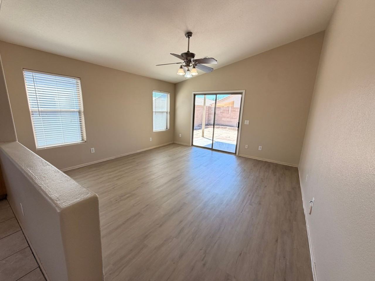 15991 W Moreland St - Photo 6 of 24