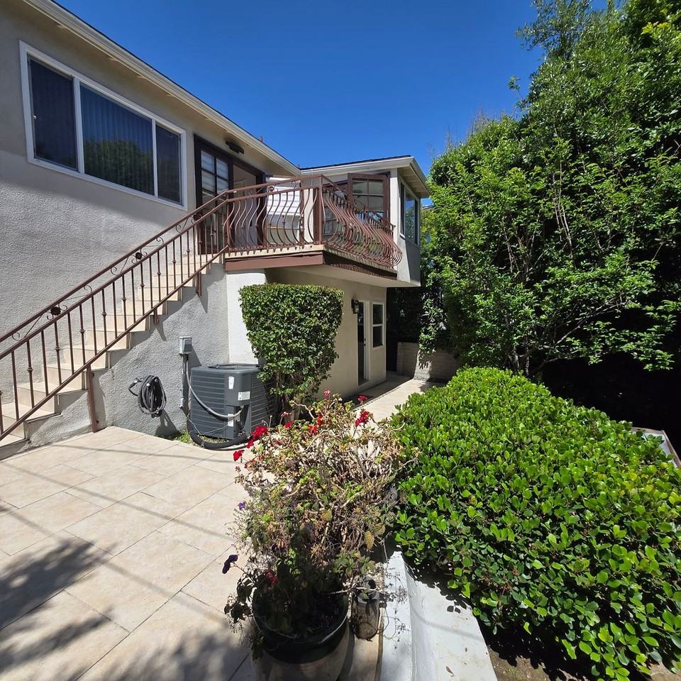 10310 Northvale Rd - Photo 4 of 27