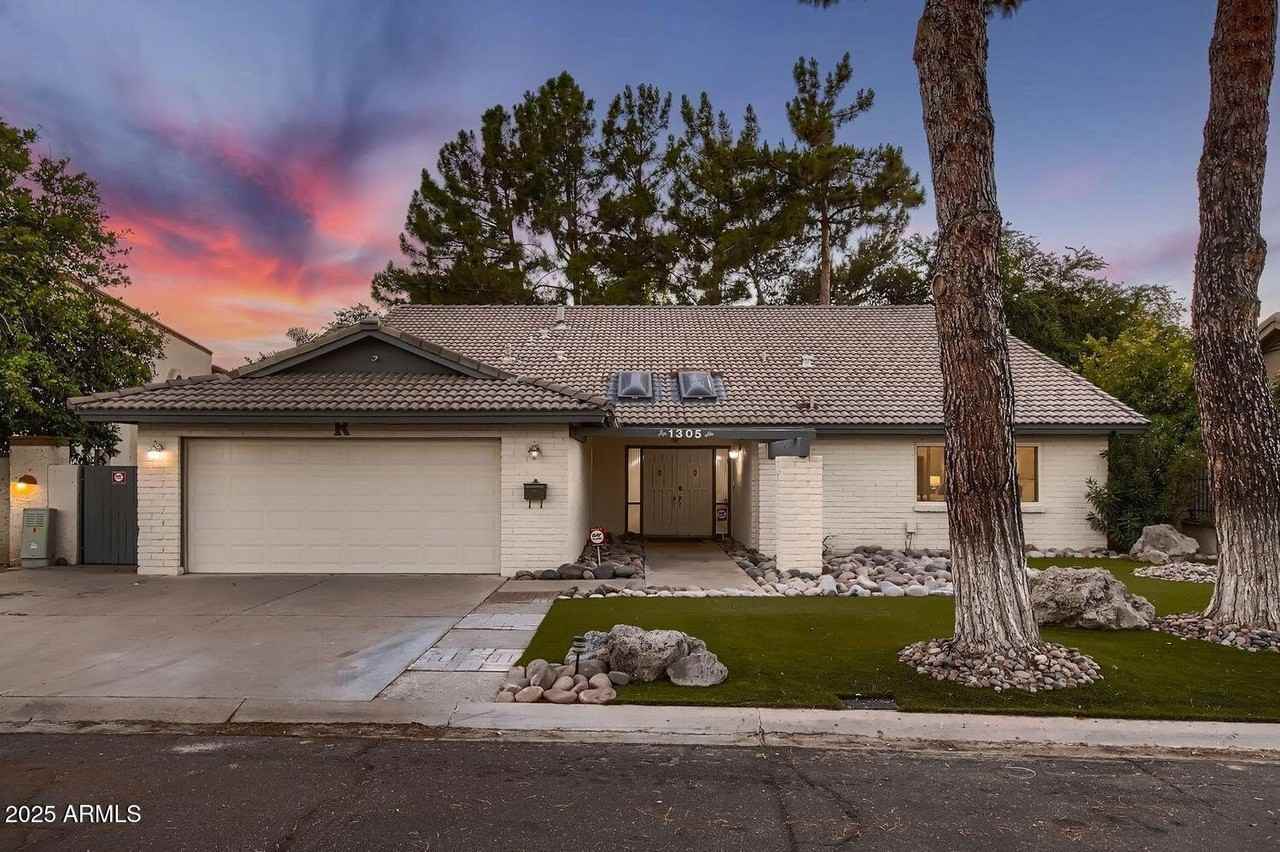 1305 E Steamboat Bend Dr