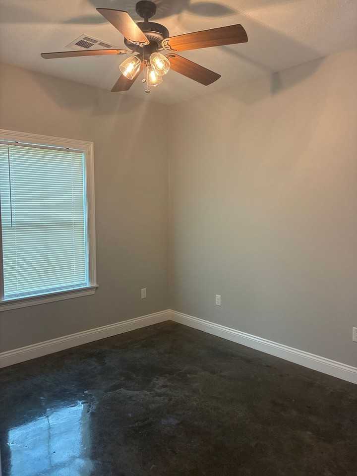 2516 Creole St #B - Photo 7 of 13