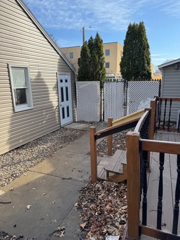 514 S Grove Ave - Photo 4 of 14