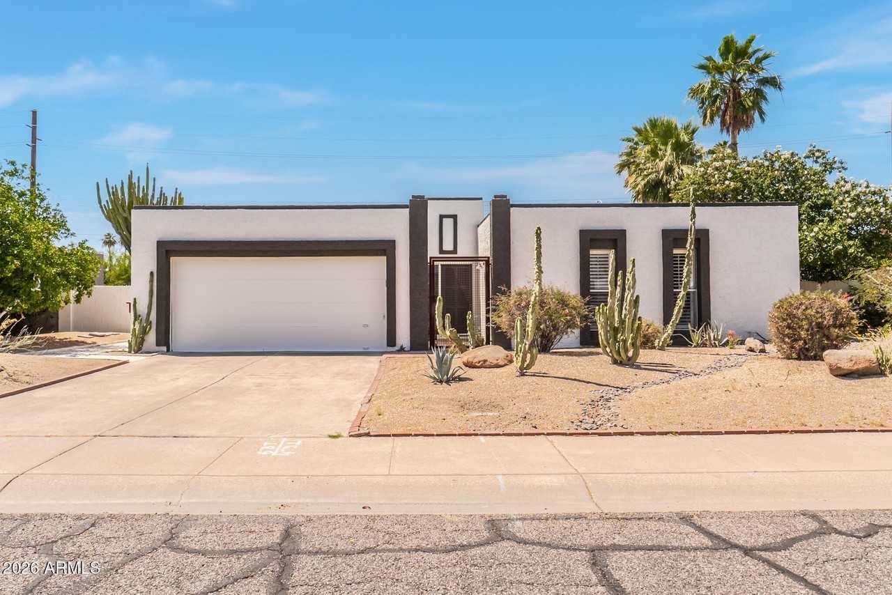 7901 E Luke Ln - Photo 5 of 17