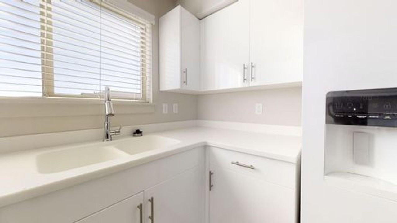 1080 W 965 N - Photo 3 of 13