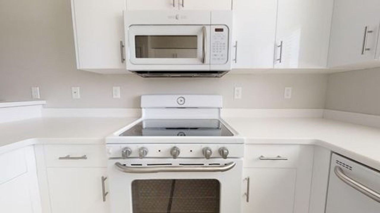 1080 W 965 N - Photo 4 of 13