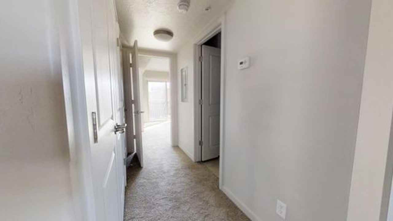 1080 W 965 N - Photo 5 of 13