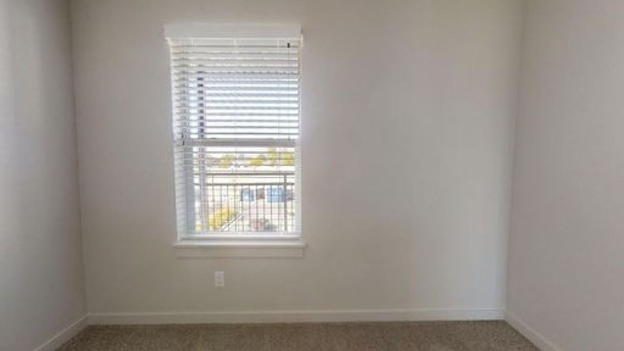 1080 W 965 N - Photo 6 of 13
