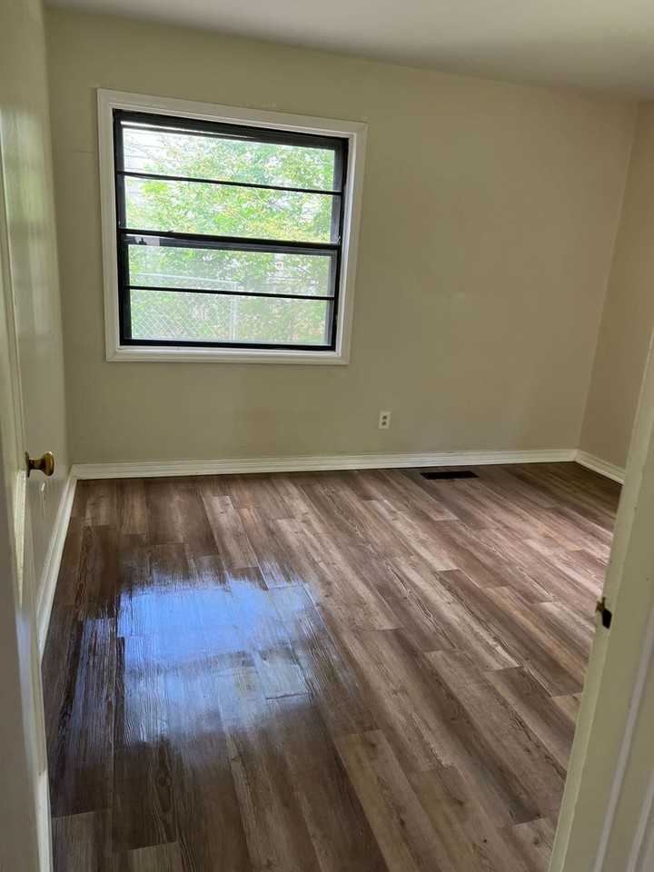 8323 10th Ave S - Photo 7 of 11
