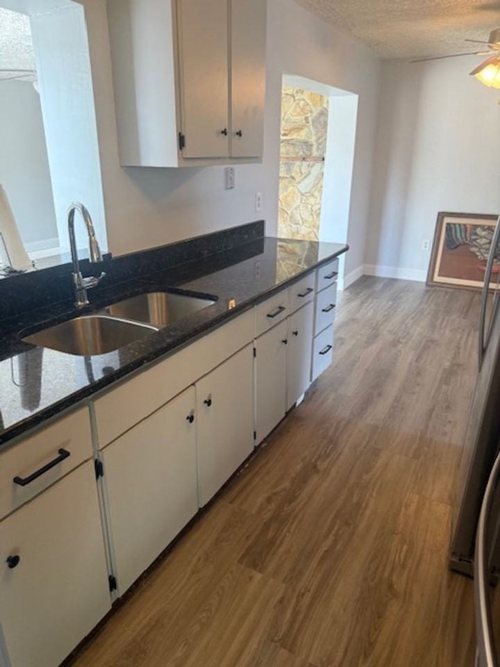 527 A Ln - Photo 3 of 15