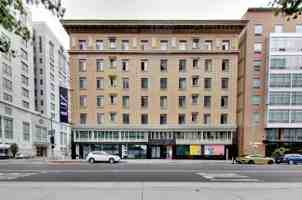 featured image of 392 11th St