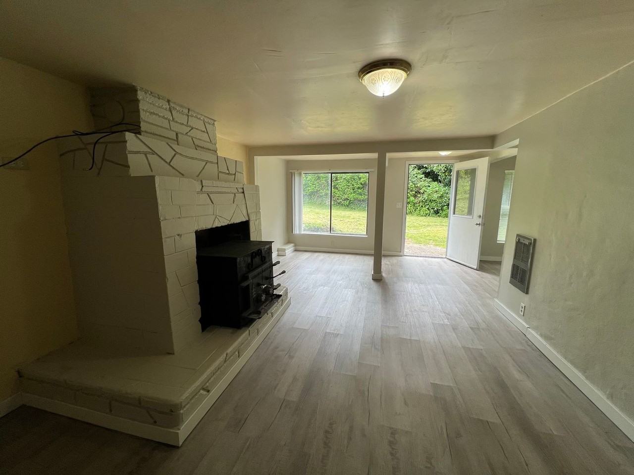 289 N Wall St - Photo 4 of 11