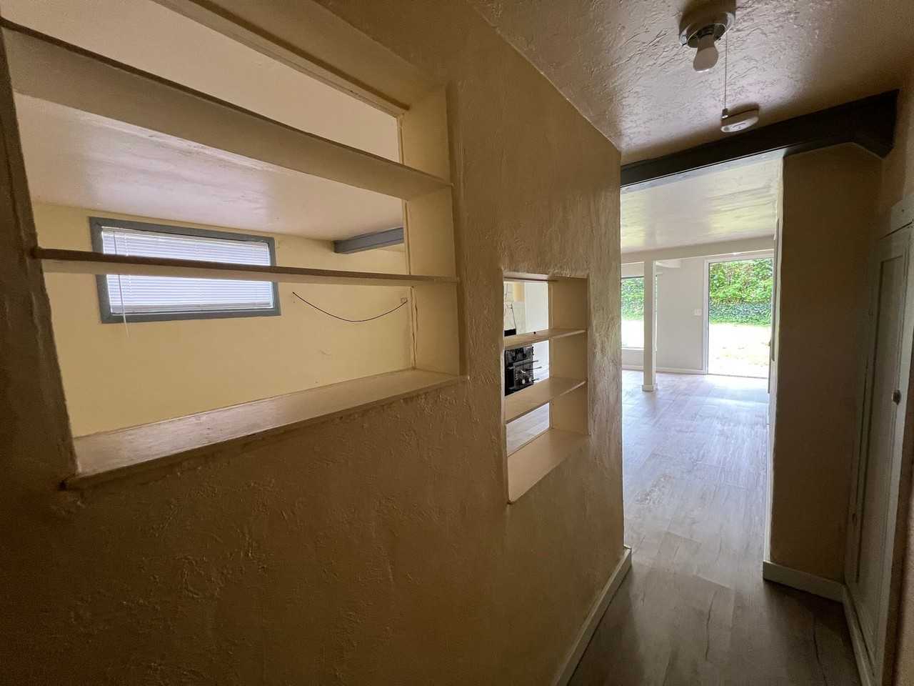 289 N Wall St - Photo 7 of 11