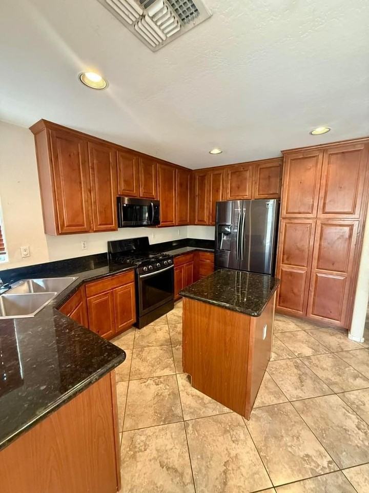 1280 E Marcella Ln - Photo 5 of 17