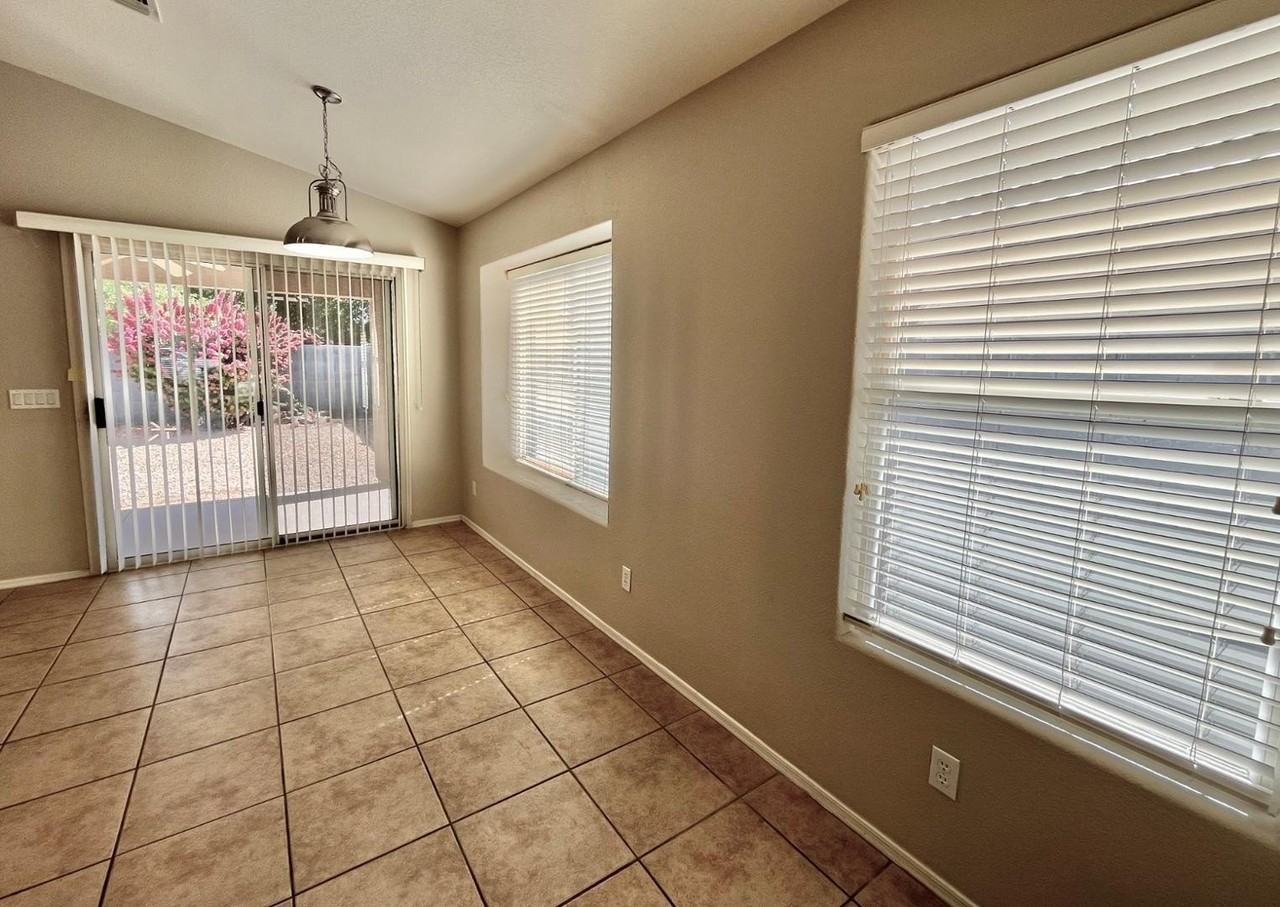 8175 W Marco Polo Rd - Photo 5 of 19