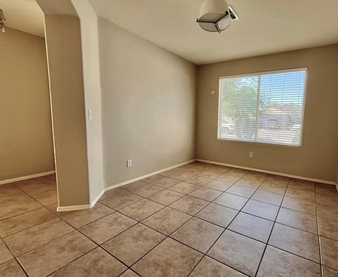 8175 W Marco Polo Rd - Photo 7 of 19
