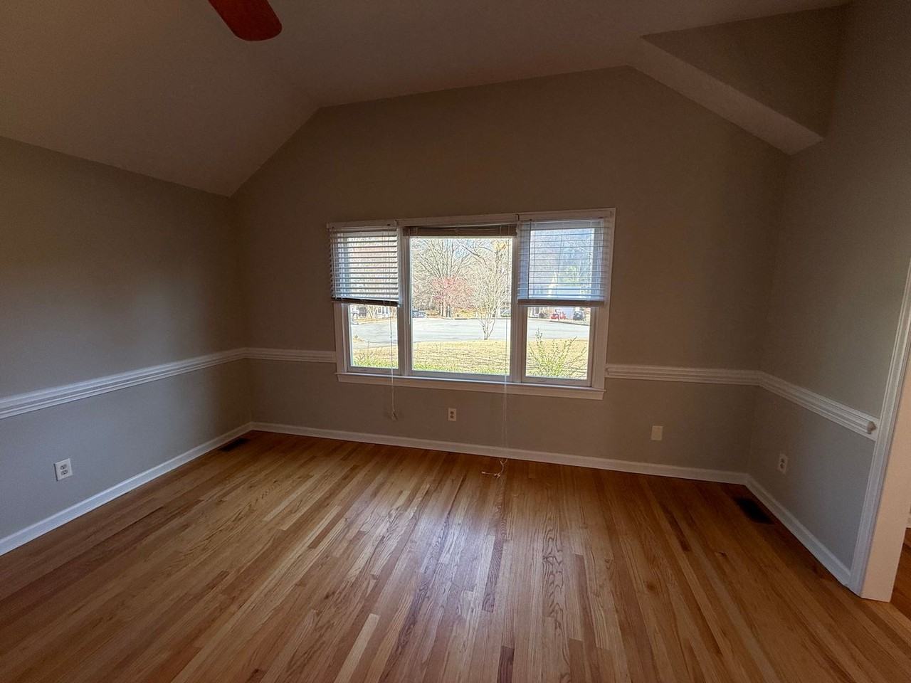 405 Avent Cir - Photo 5 of 24