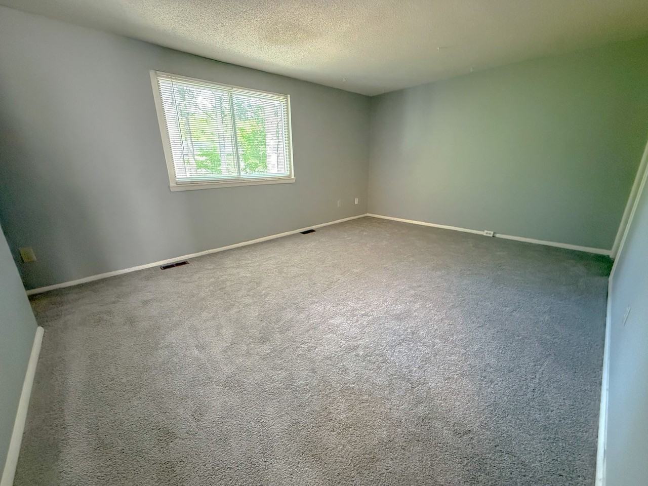 7718 Kelley Ct - Photo 7 of 13