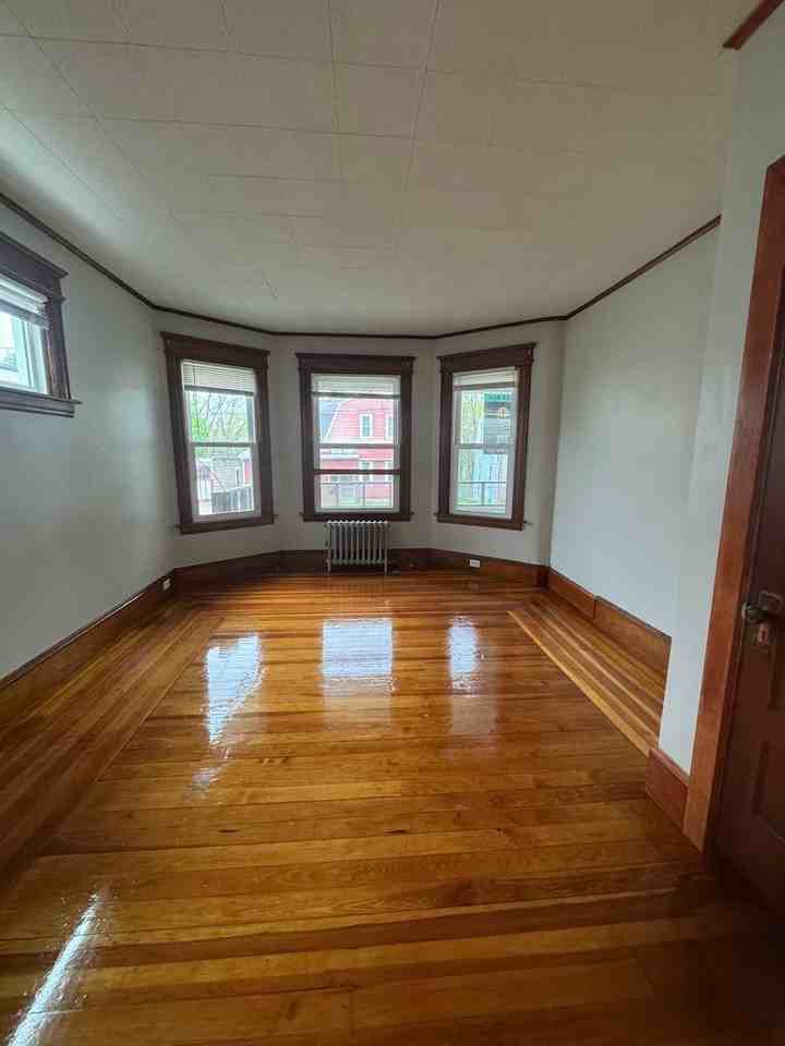 64 Ames Ave - Photo 6 of 15