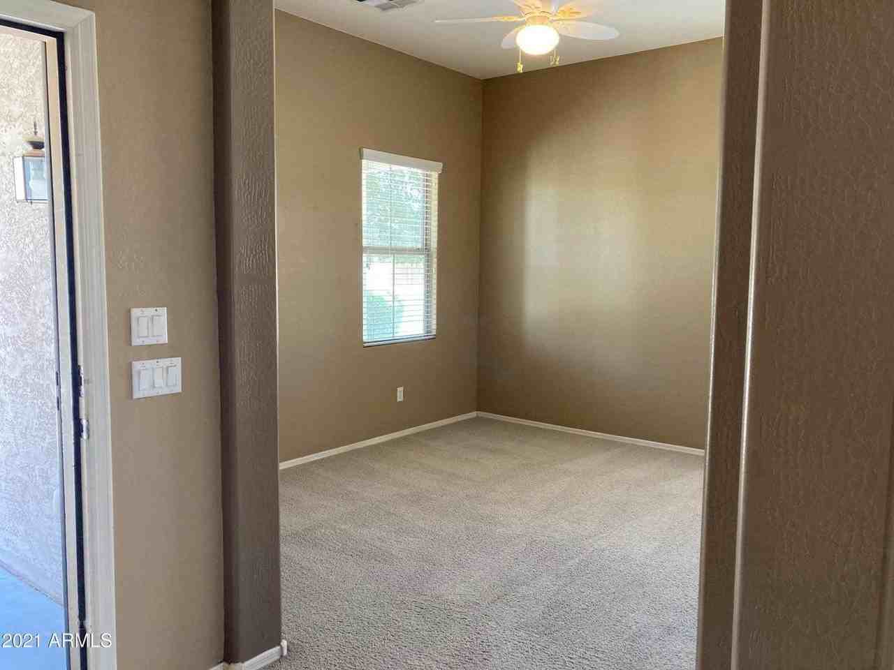 4957 S Stonecreek Blvd - Photo 2 of 24