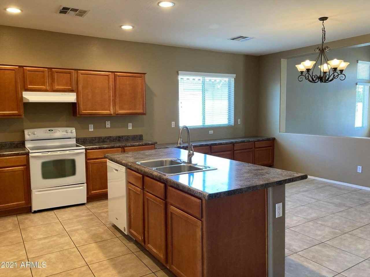 4957 S Stonecreek Blvd - Photo 3 of 24