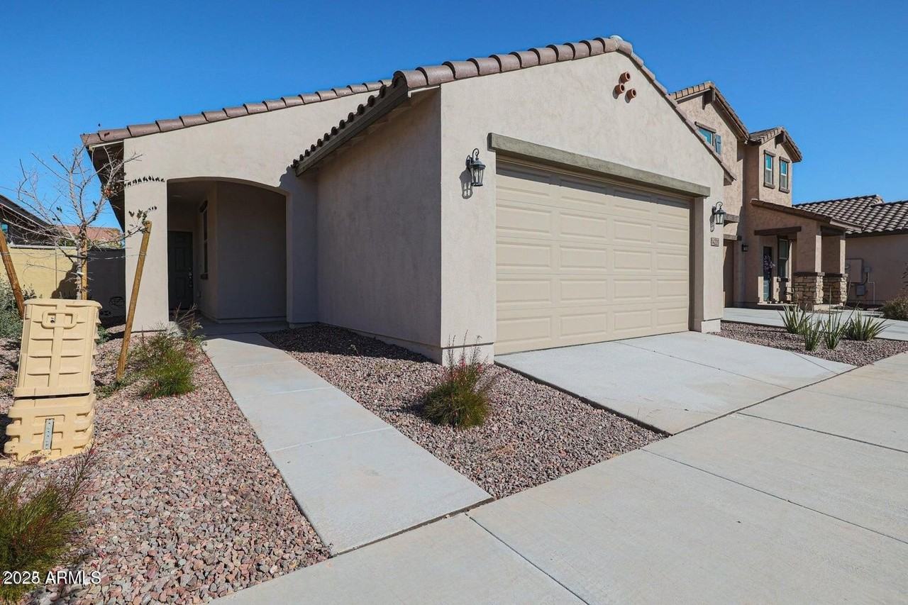 14220 W Willow Ave - Photo 3 of 36