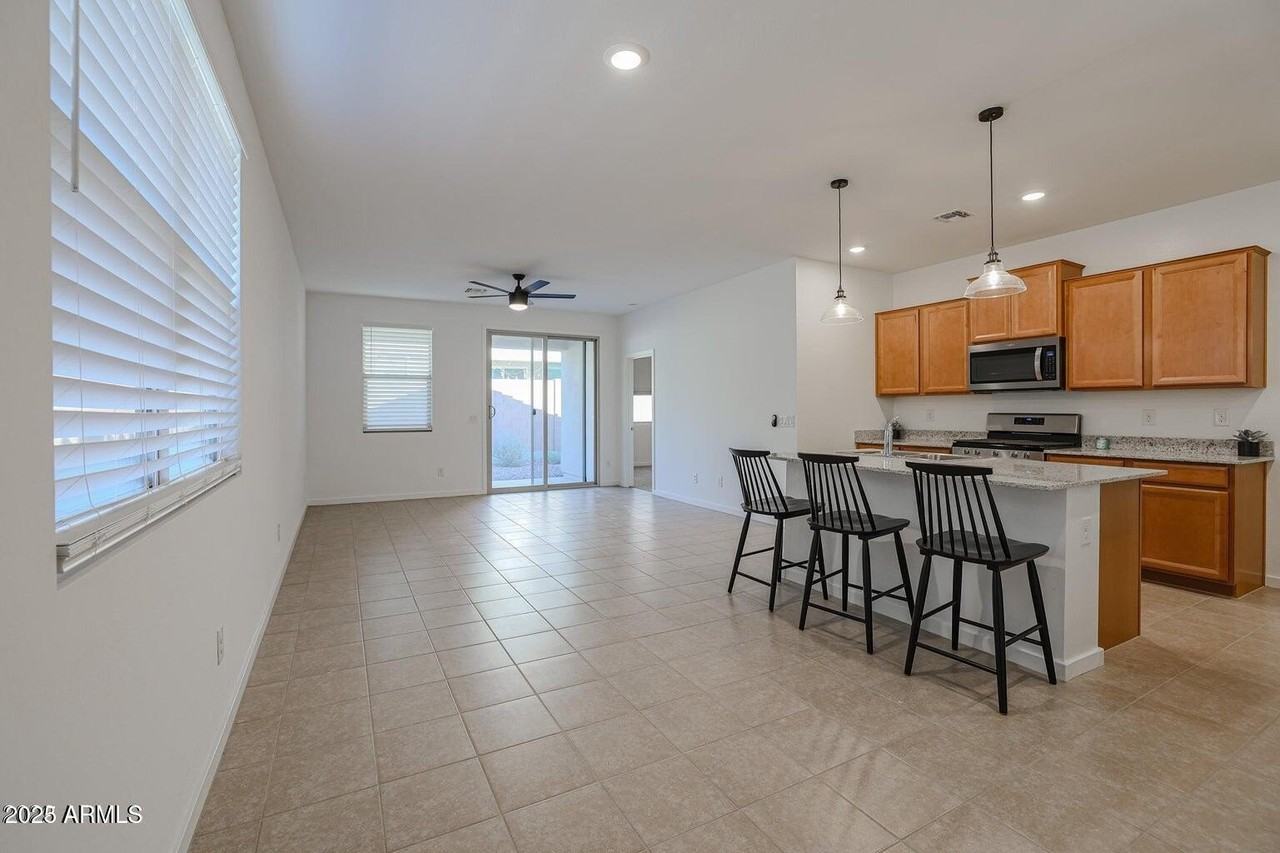 14220 W Willow Ave - Photo 4 of 36