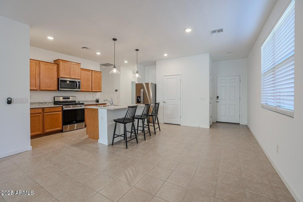 14220 W Willow Ave - Photo 5 of 36