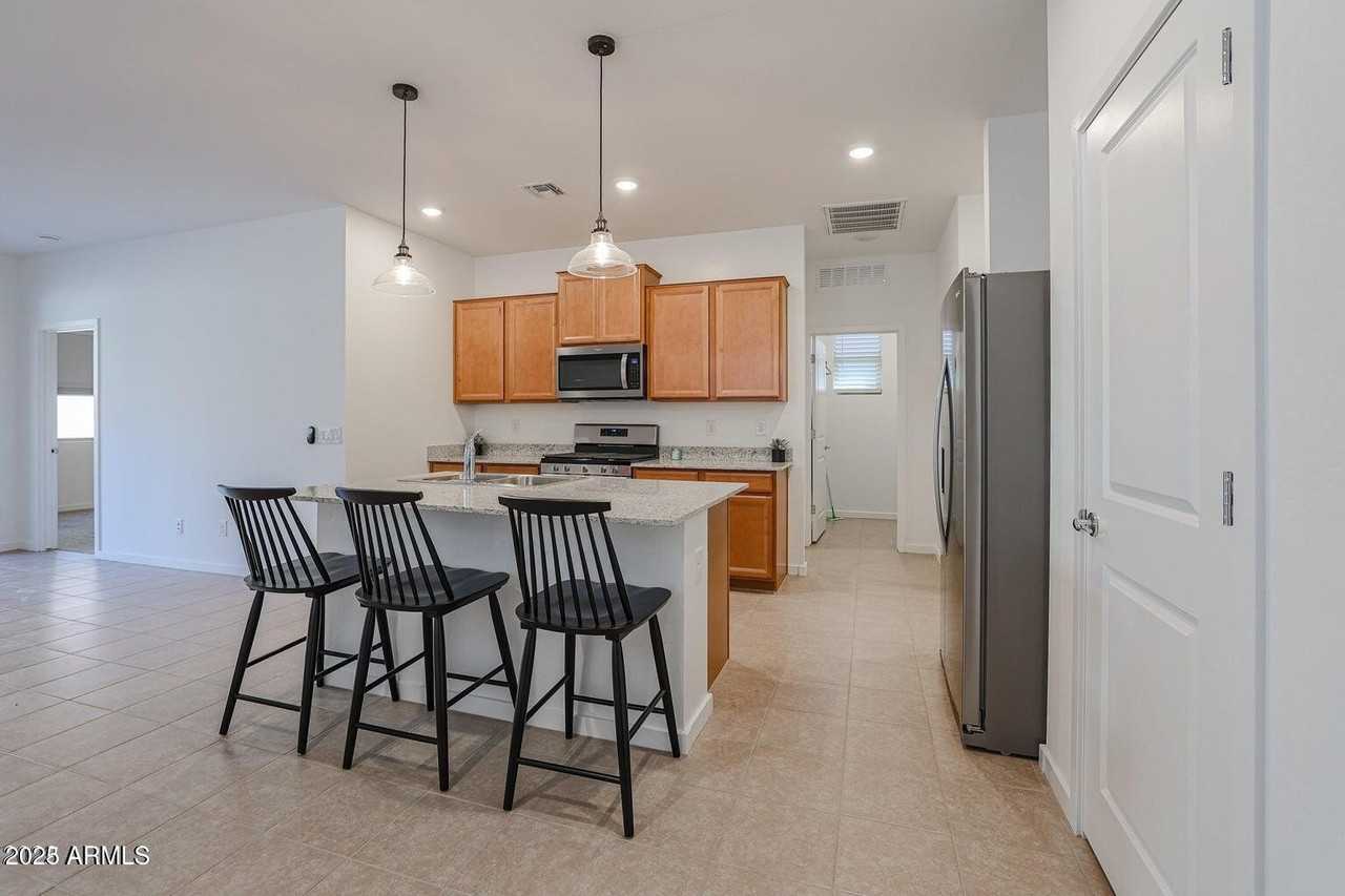 14220 W Willow Ave - Photo 7 of 36