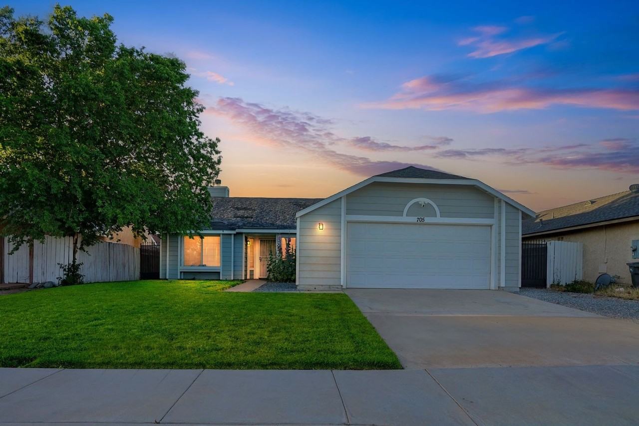705 Desert Calico Dr - Photo 3 of 23