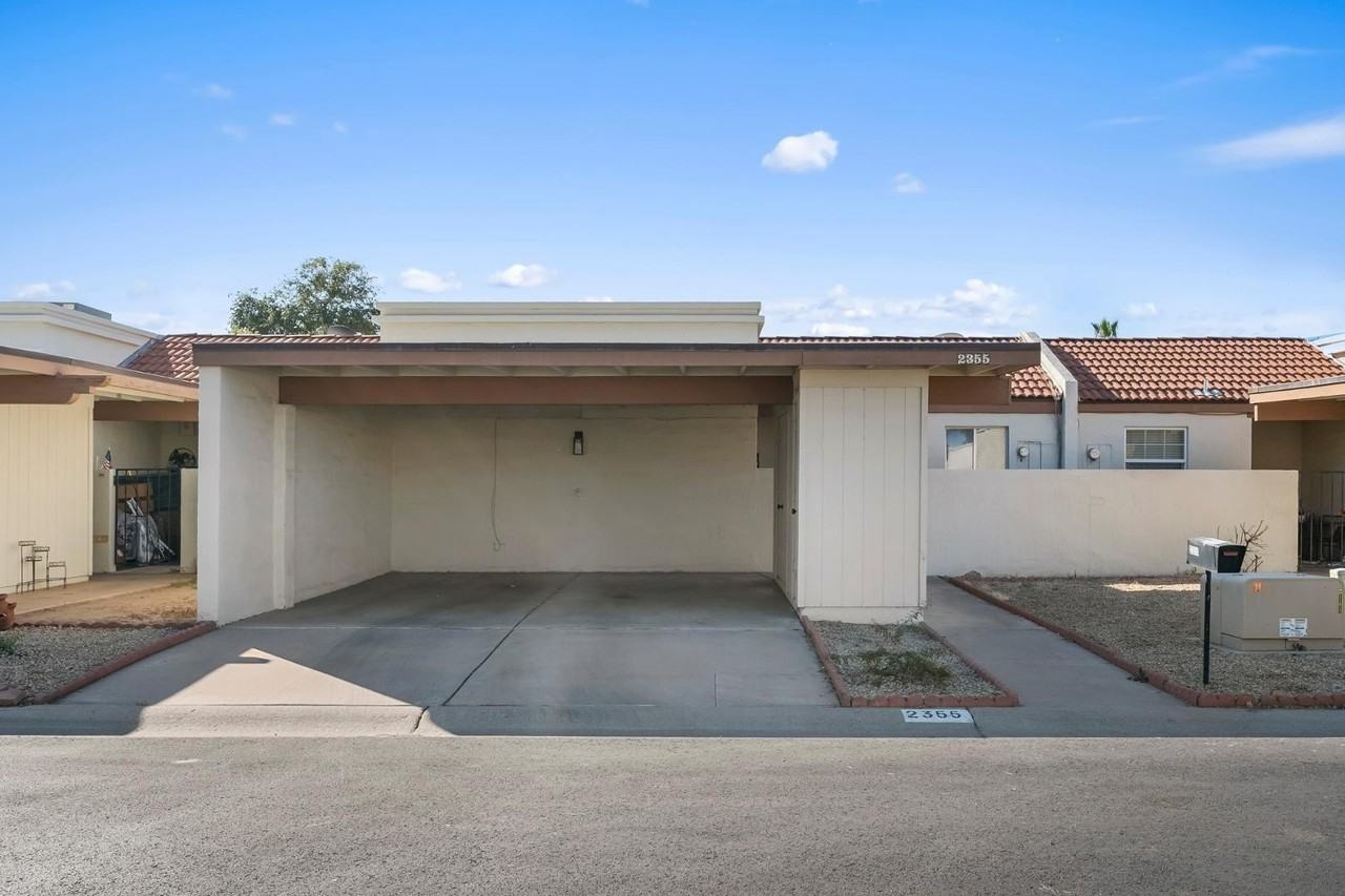 2355 W Voltaire Ave