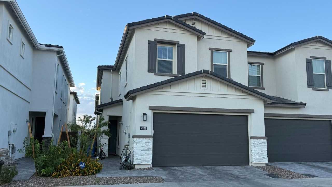 4928 E Helena Dr - Photo 3 of 14
