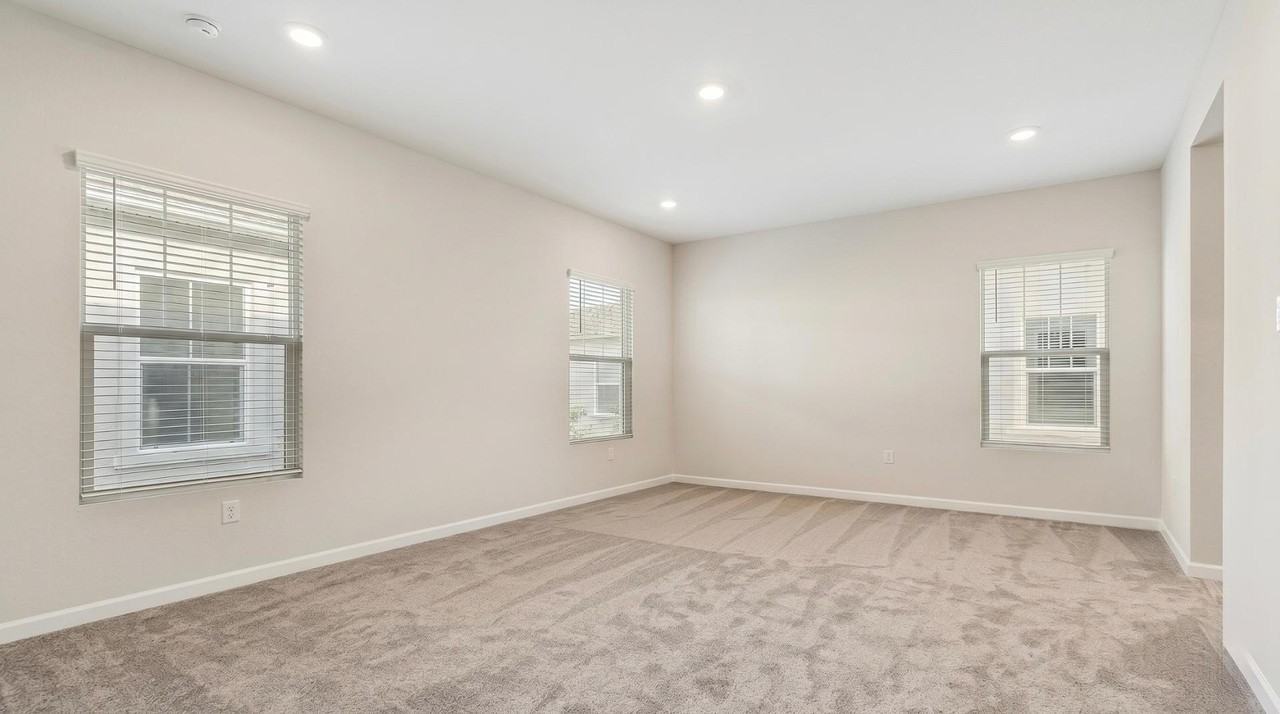 4928 E Helena Dr - Photo 6 of 14